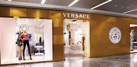 Versace Singapore Store – 4 Locations & Opening Hours